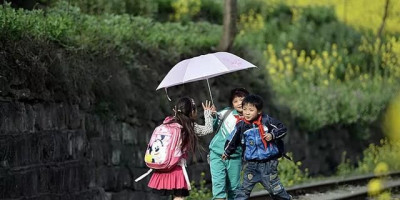 夫妻在外打工孩子上学怎么办