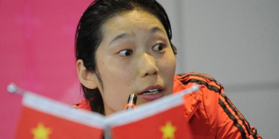 惨不忍睹中国女排18:25输给意大利第一局，中国女排表现怎么养