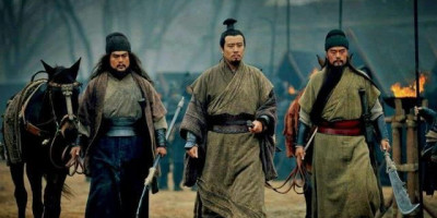 《三国演义》中，刘备武有五虎将、谋有龙凤，为何没能统一天下
