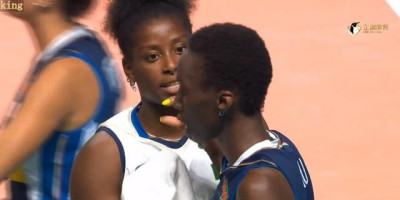 出线告急!中国女排0-3惨遭美国横扫