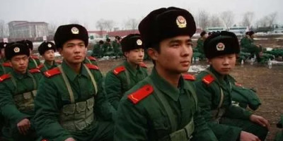 新兵入伍班长应该问些什么(当兵班长问你当多长时间怎么回答)