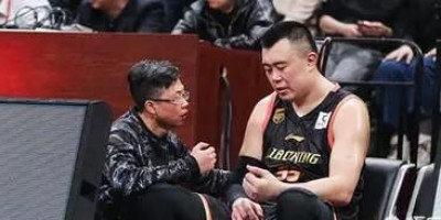 广东队和辽宁队总决赛韩德君受伤