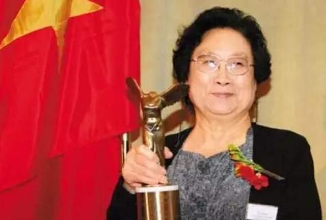 屠呦呦获得诺贝尔奖，但为啥连庸才遍地的中国科学院都不让进图3