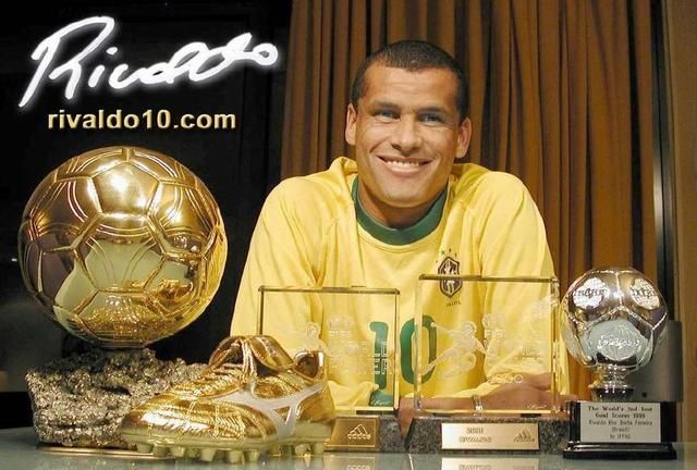 巴西常青树里瓦尔多巅峰期是个什么级别的球员你如何评价他的职业生涯图 13