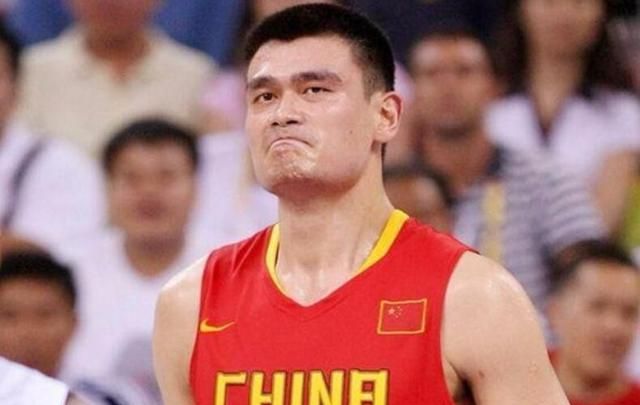 姚明说“中国篮球的发展还会伴有错误，但不论错误在哪，责任由我来承担”，如何评价图 10