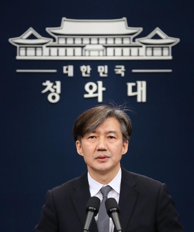 韩国总统文在寅的民意支持率已连续 4 周骤降至 43%，与心腹曹国腐败案件有关系吗图 15