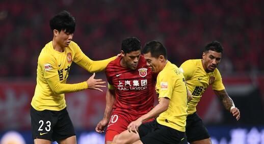 中超上海上港主场 0 - 2 输给广州恒大，保利尼奥梅开二度，如何评价这场比赛