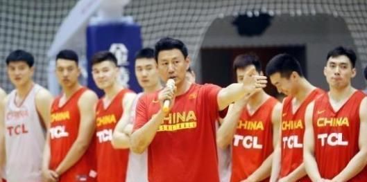 11 月 29 日中国男篮迎来首次红蓝两队合并的世界杯比赛，李楠会派出什么样的阵容迎战图 2