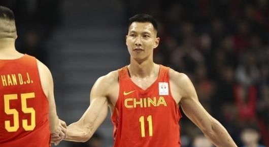 11 月 29 日中国男篮迎来首次红蓝两队合并的世界杯比赛，李楠会派出什么样的阵容迎战图 5