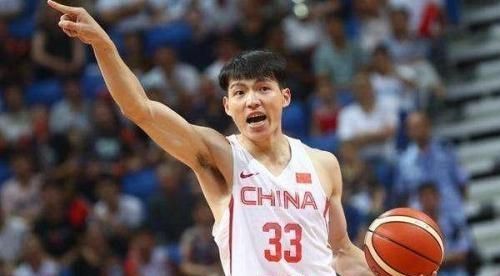 11 月 29 日中国男篮迎来首次红蓝两队合并的世界杯比赛，李楠会派出什么样的阵容迎战图 6