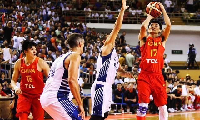 11 月 29 日中国男篮迎来首次红蓝两队合并的世界杯比赛，李楠会派出什么样的阵容迎战图 9