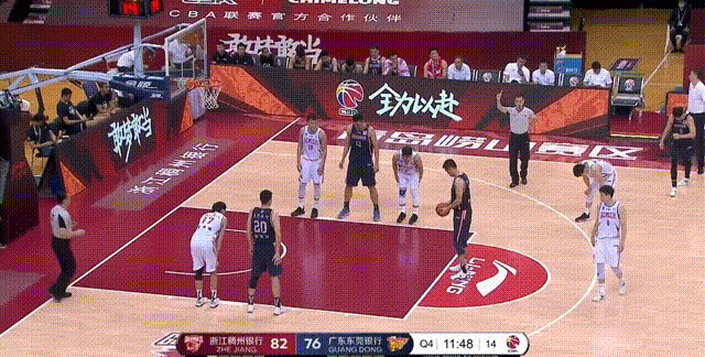 CBA广东和浙江胜负已定的最后时刻，广东球员仍旧进攻表演花式扣篮，是否合理图7