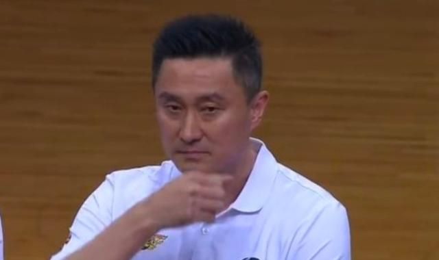 CBA广东和浙江胜负已定的最后时刻，广东球员仍旧进攻表演花式扣篮，是否合理图10