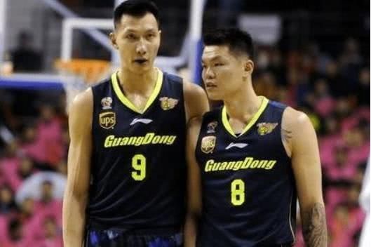 王哲林是常规赛 MVP，有人说王哲林是中国篮球的一哥，和易建联比谁才是一哥呢图 1