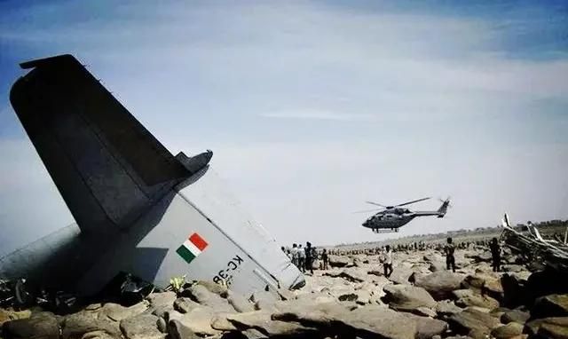 印度直升机坠毁图 3