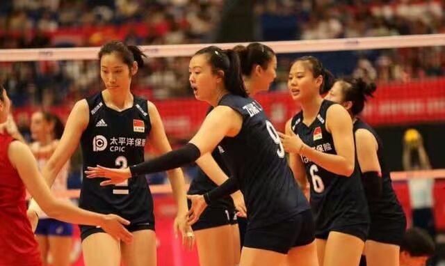 砍瓜切菜中国女排 3:0 血洗俄罗斯女排取得三连胜，本场比赛她们发挥如何