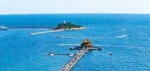 暑假想带四岁孩子去看大海，坐标郑州，去哪比较方便，有什么景点或者好玩的推荐