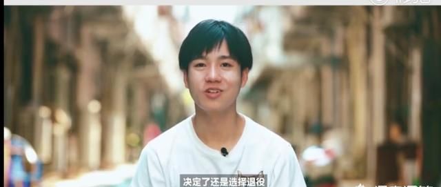 RNG 纪录片解密 letme 退役原因: 为了家人放弃职业，不想成为队友累赘，你能够理解吗图 8