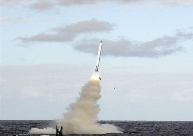 如果巴基斯坦海军配备“鹰击—100”导弹的话，是否对印度海军航母编队有威胁呢图 2