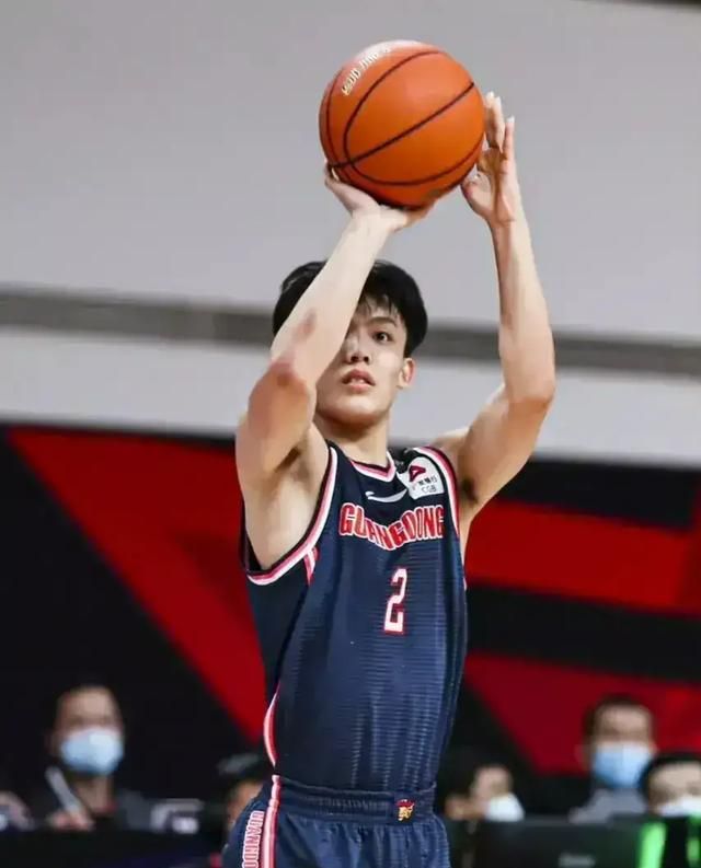 CBA新赛季首战，广东宏远队客场挑战北京首钢，广东队能否战胜对手呢为什么图1