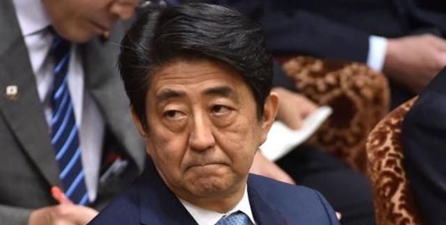 正值安倍晋三访问伊朗期间，日本油船被袭，有人说这是对日本赤裸裸的挑衅，日本后期会如何表现呢图 1