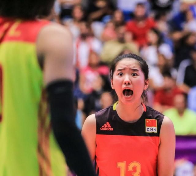 中国女排晋级 2019 年世青赛八强，不过复赛阶段将对阵意大利、俄罗斯和巴西，如何评价图 10