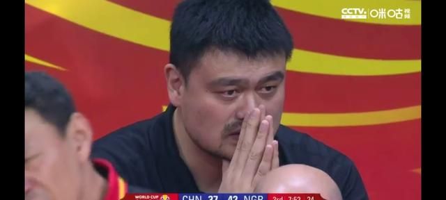 中国男篮世界杯铩羽而归，姚明赛后落泪称辜负国民期待，李楠对此只字不提，你怎么看