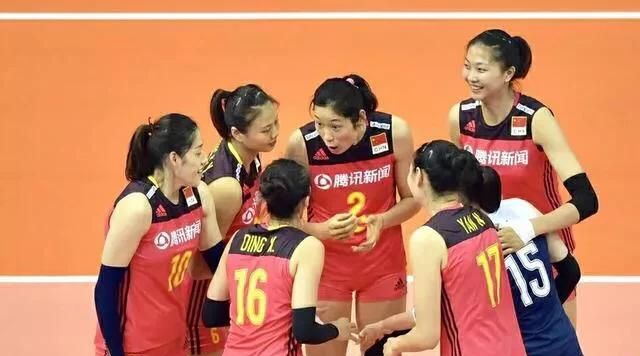 中国女排 0 比 3 负巴西