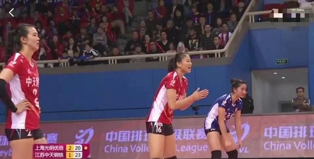 八强赛江苏女排 2 - 3 输给上海女排遭遇三连败，为什么有多名国手的江苏队成绩这么差图 8