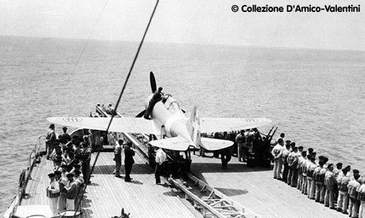 二战时，巡洋舰和战列舰上是可搭乘舰载机的，它如何起飞和回收图 3