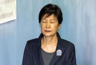 韩国前总统李明博为什么入狱