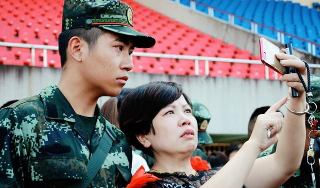 当过兵的人怎么看待自己的子女进入军营工作图6