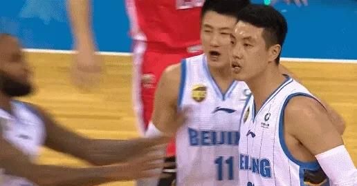 在北京对广州的比赛中，翟晓川辱骂裁判是误判还是情况属实图 6