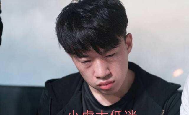 生死团战 RNG 本有望取胜，小虎妮蔻反应迟钝一秒，一细节看出 Uzi 选择有多无奈，你咋看图 1