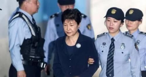 朴槿惠听说被特赦后，当天就要了一碗米饭，她在监狱都吃什么图2