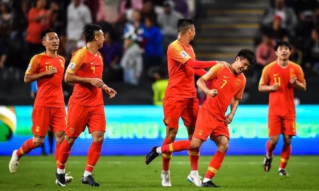 有人认为不出意外，对阵伊朗将是中国队在本届亚洲杯最后亮相，你想对中国队说什么图 3