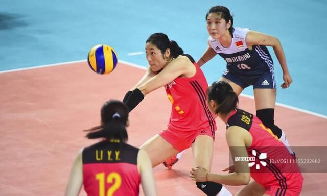 中国女排 2 比 3 遗憾输给巴西队，李盈莹、朱婷发挥出色，怎么评价本场比赛图 1