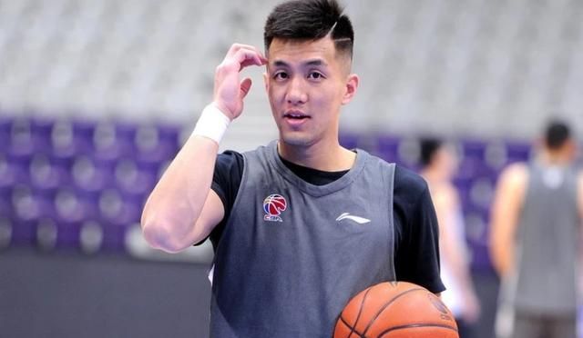 郭艾伦作为中国男篮史上最被高估的球员，新赛季他要改进哪方面才不至于被打爆
