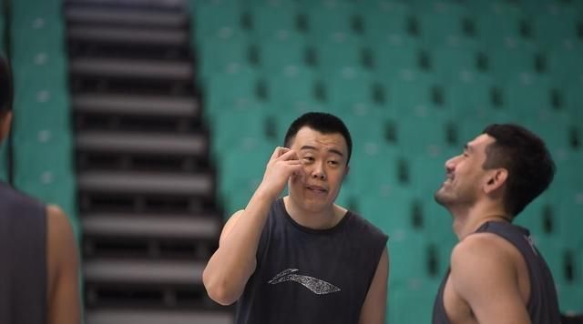 郭艾伦作为中国男篮史上最被高估的球员，新赛季他要改进哪方面才不至于被打爆