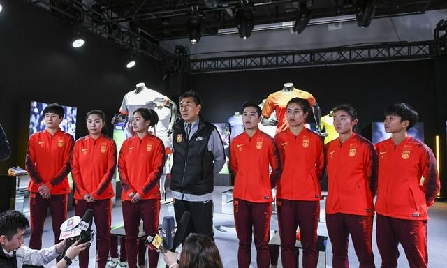 中国女足主教练贾秀全弃用多位名将，假如成绩不佳，他会下课吗图8