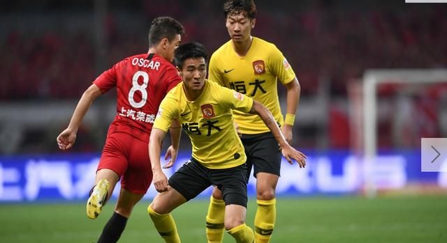 缺兵少将的广州恒大客场 2 - 0 拿下上海上港，他们靠什么赢球你怎么看图 3