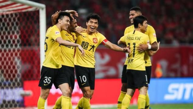 缺兵少将的广州恒大客场 2 - 0 拿下上海上港，他们靠什么赢球你怎么看图 7