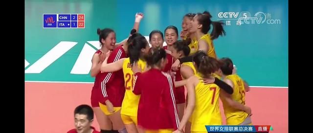 中国女排 3:1 干掉意大利晋级四强，如何评价这支二队阵容姑娘们的高光表现图 4