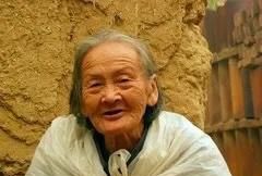 农村老妈90岁了,不愿和儿女一起生活怎么办图4