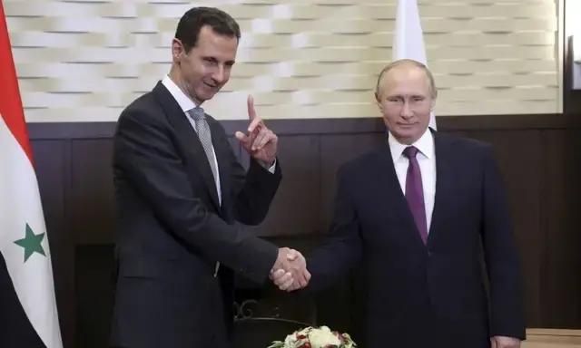 俄罗斯不断向叙利亚增兵，而美国依然赖在叙东北部油田区域不走，俄罗斯敢与美国交战吗