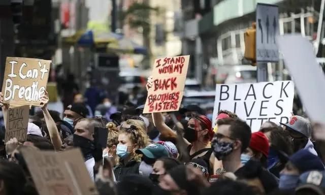 如何看待美国纽约抗议逮捕 2000 人, 主力不是黑人