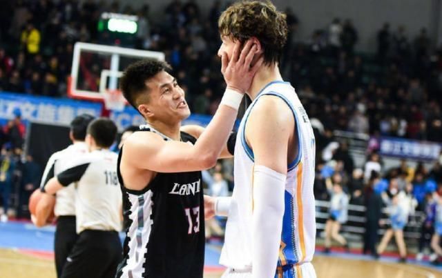 王哲林 mvp 易建联(王哲林和郭艾伦谁能 mvp) 图 1