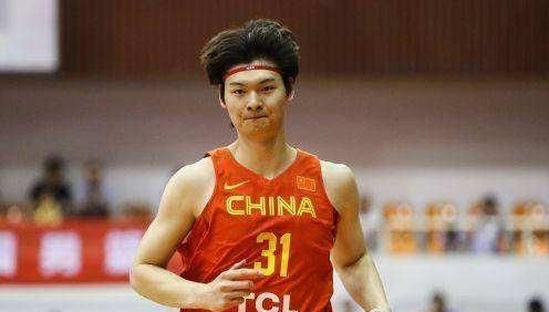 王哲林 mvp 易建联(王哲林和郭艾伦谁能 mvp) 图 6