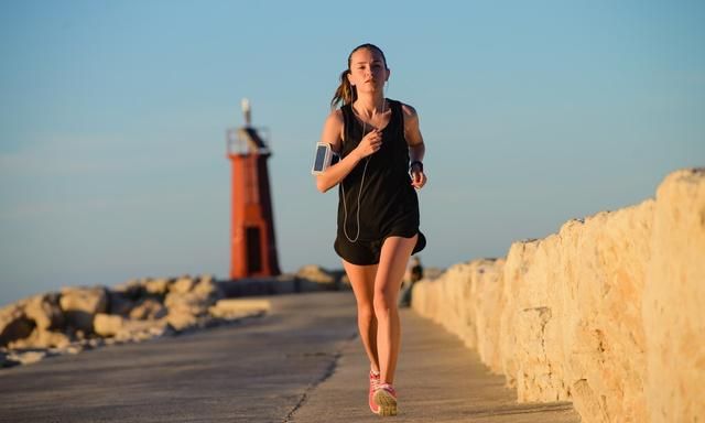 每天跑五公里膝盖可以受得了吗, 每天跑步十公里对膝盖有影响吗